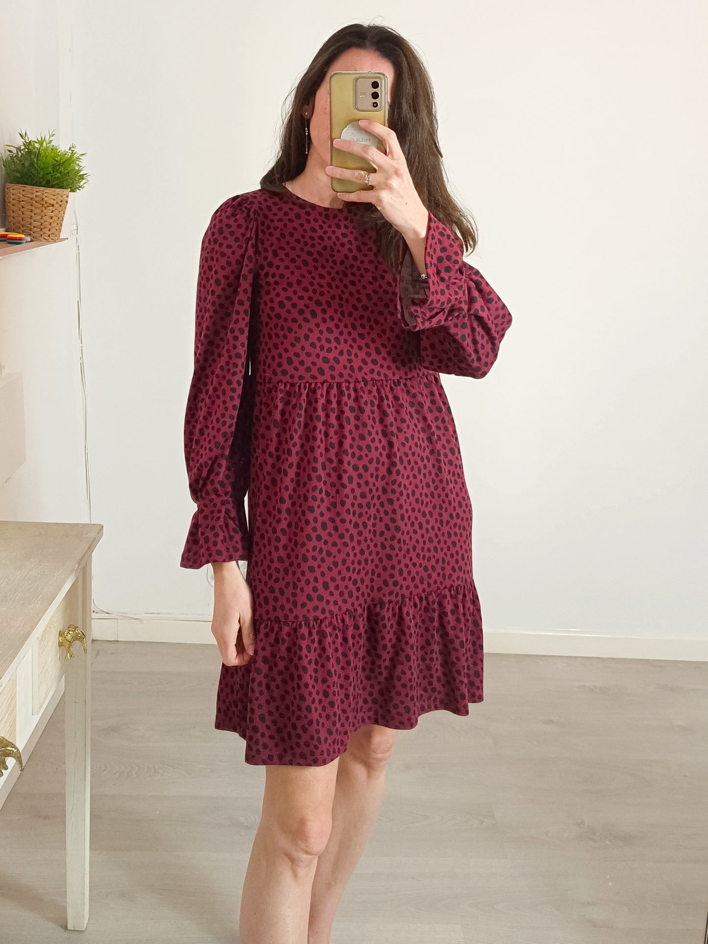 SFERA. Vestido punto burdeos animal print. T S