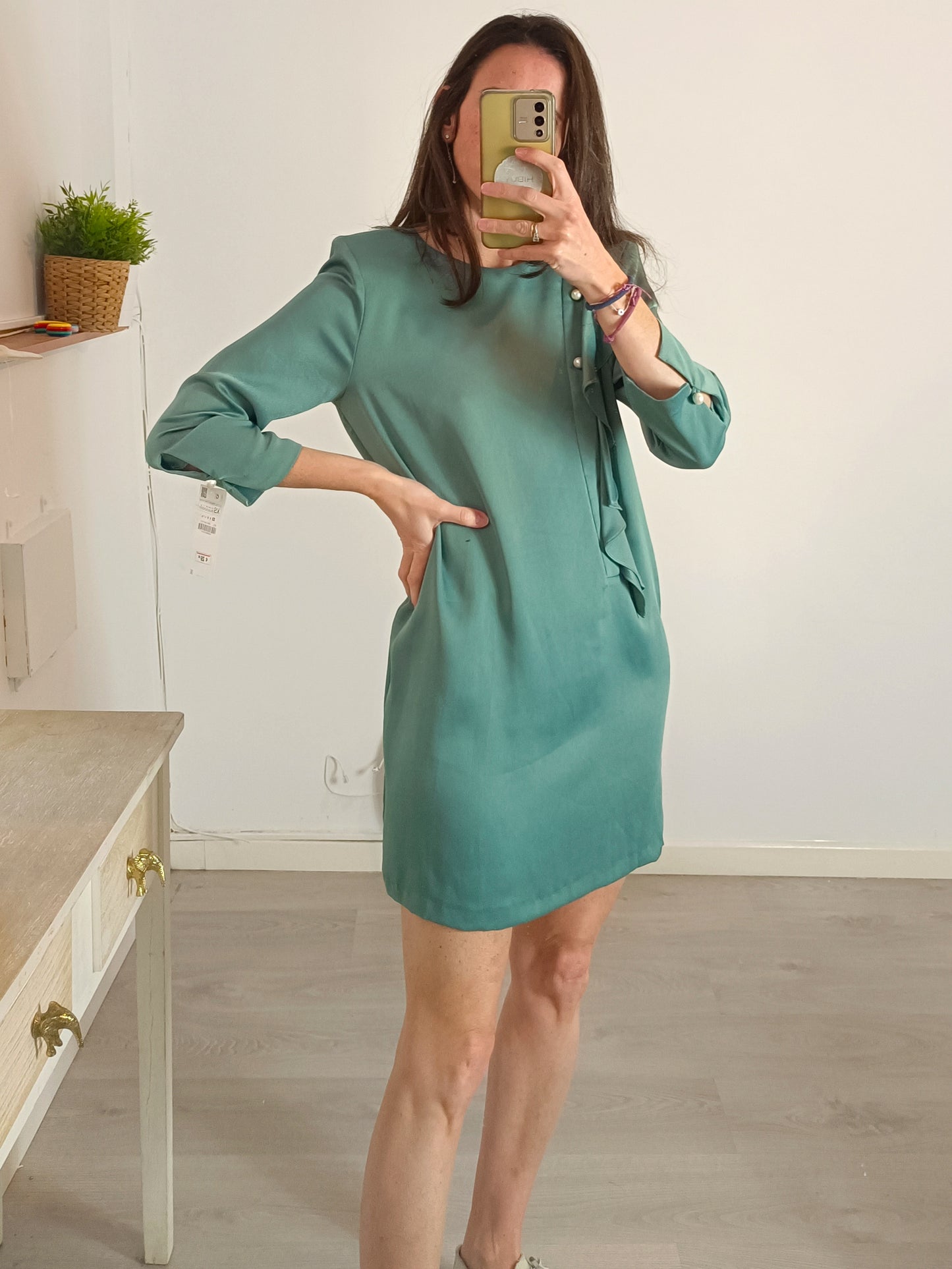 ZARA. Flowing aqua green dress with pearl detail. XS Hibuy market ZARA. Flowing aqua green dress with pearl detail. XS Hibuy market