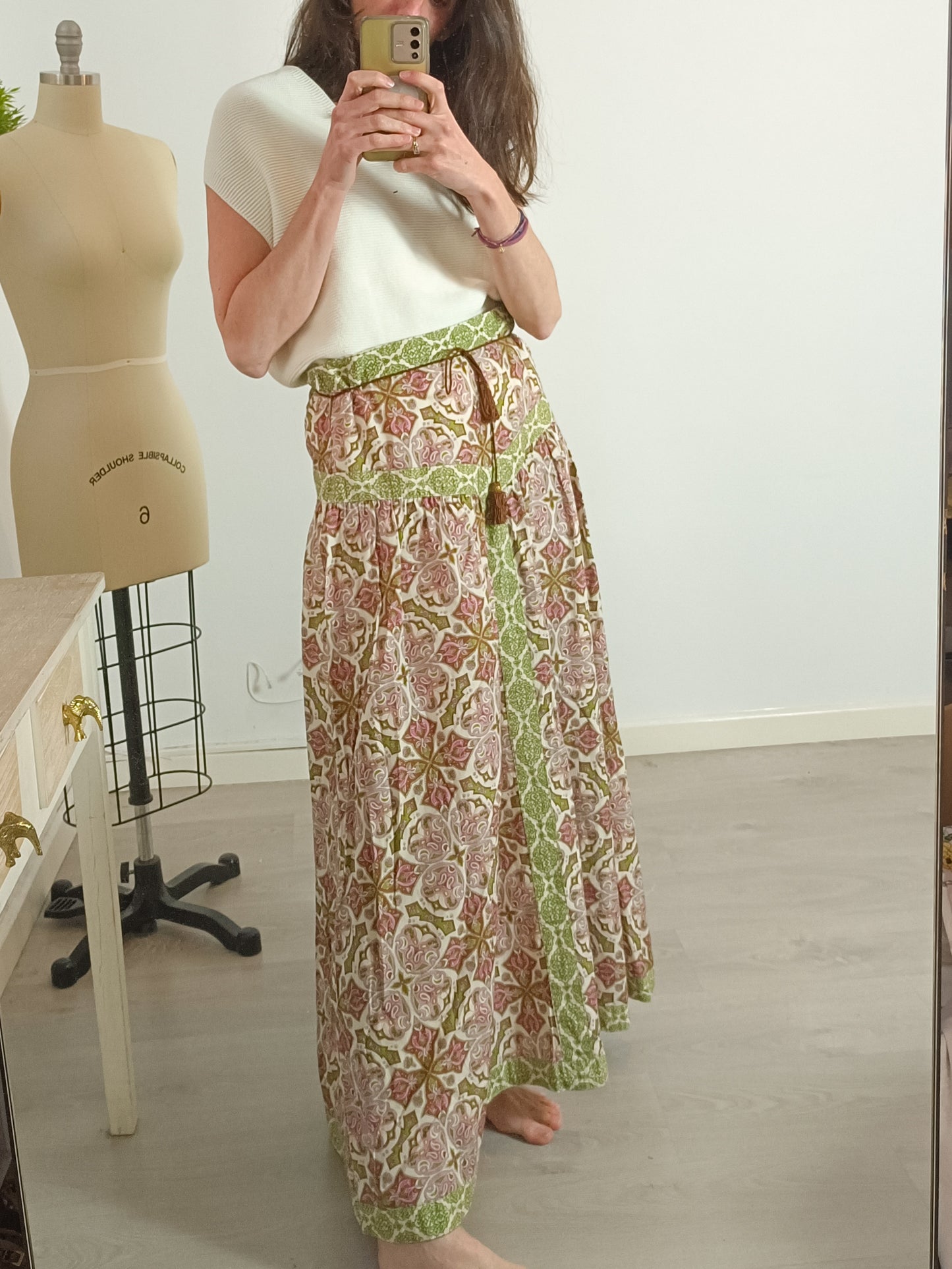 MANGO. Falda midi flores T.38