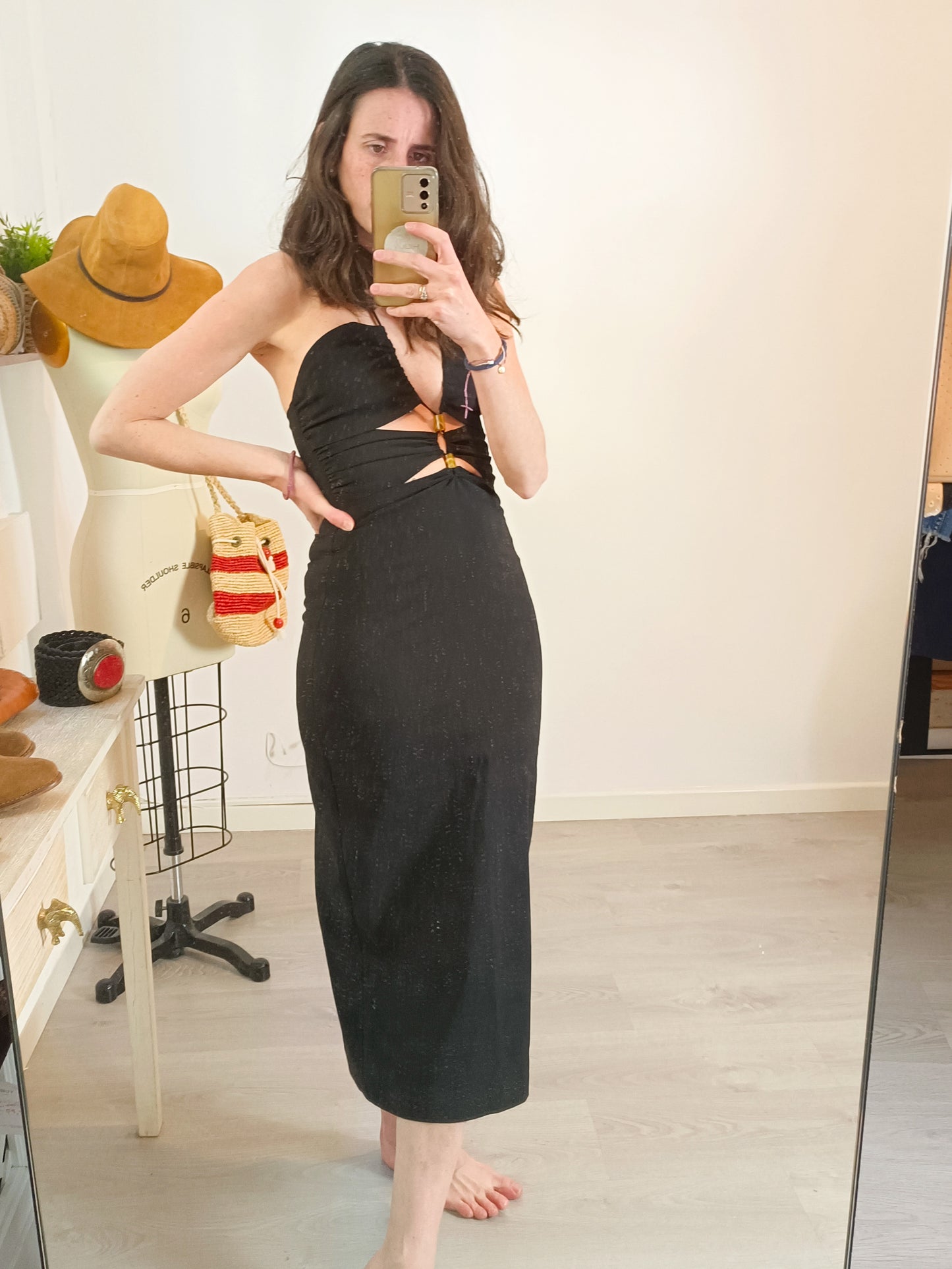 ZARA. Vestido midi negro aperturas. T XS