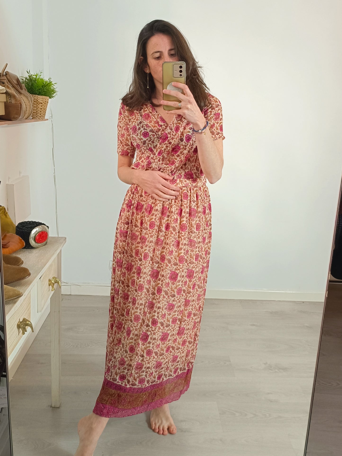 LOUISE MISHA. Vestido beige cruzado flores T.36