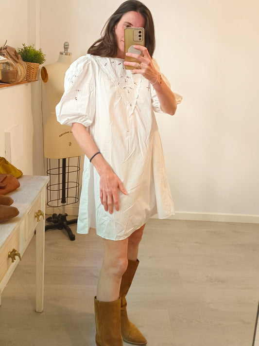 H&M. Vestido blanco bordado T. S