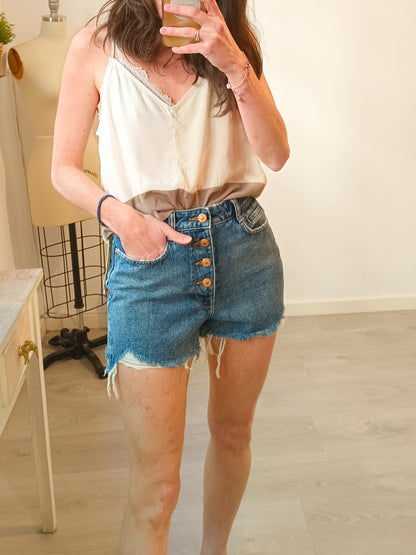 ZARA. Short denim abotonado.  T 36