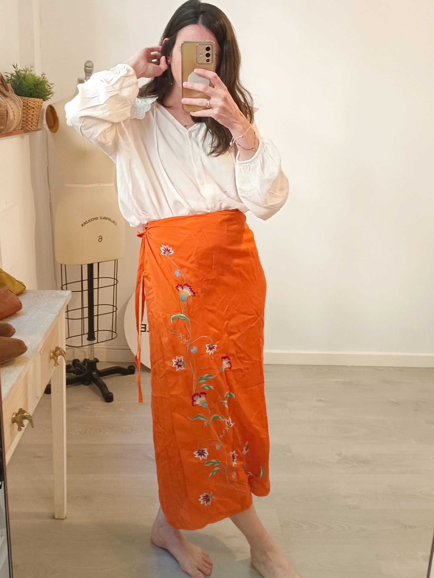 SILK COCOOM. Falda/pareo seda bordados. T 10 (M)