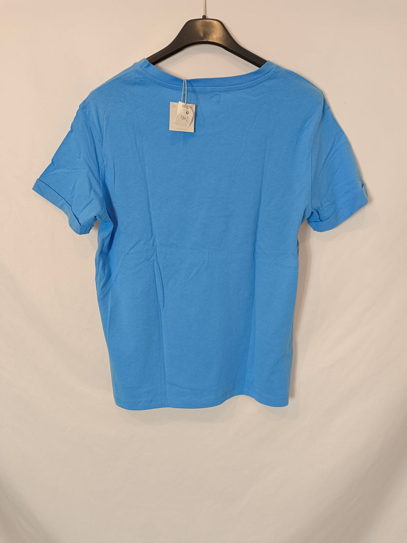 PULL&BEAR. camiseta azul letras T.m