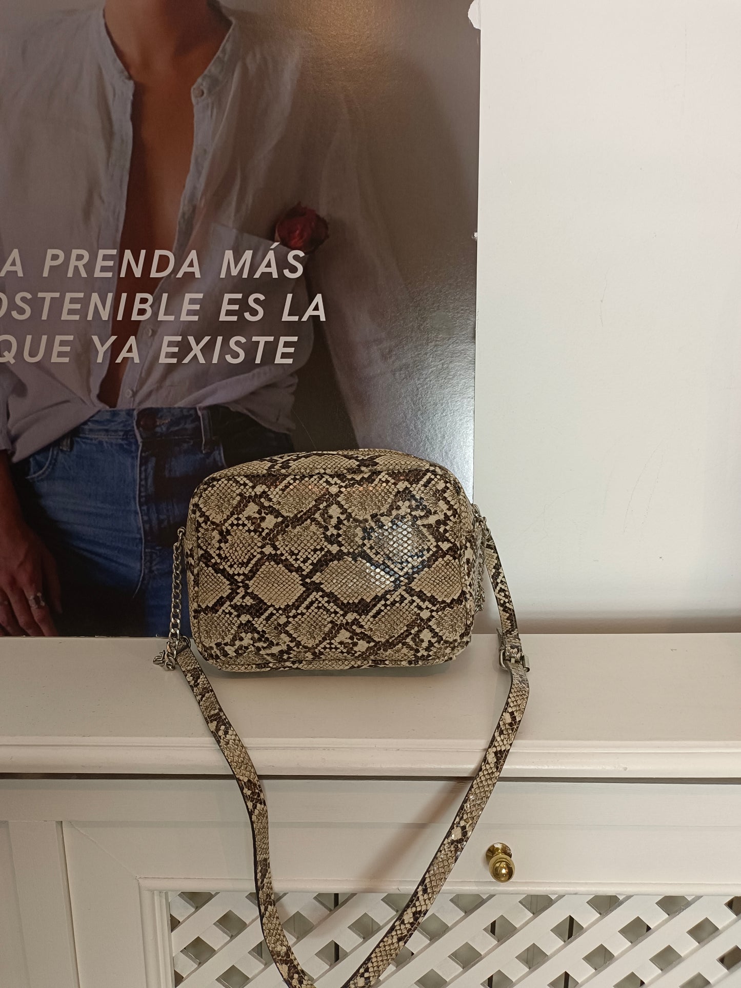 STRADIVARIUS. bolso estampado animal print