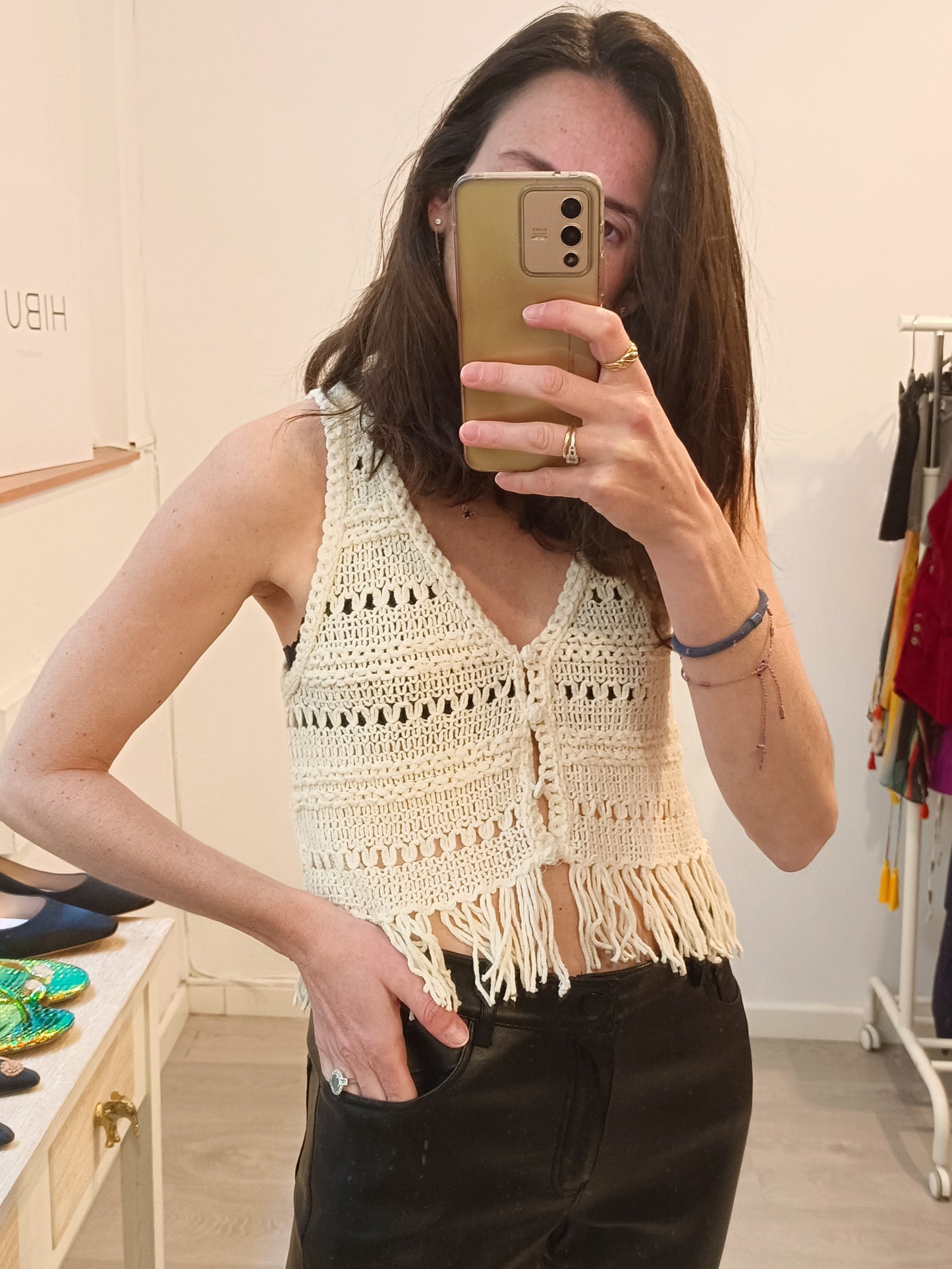 PULL&BEAR. Chaleco croché beige T.s