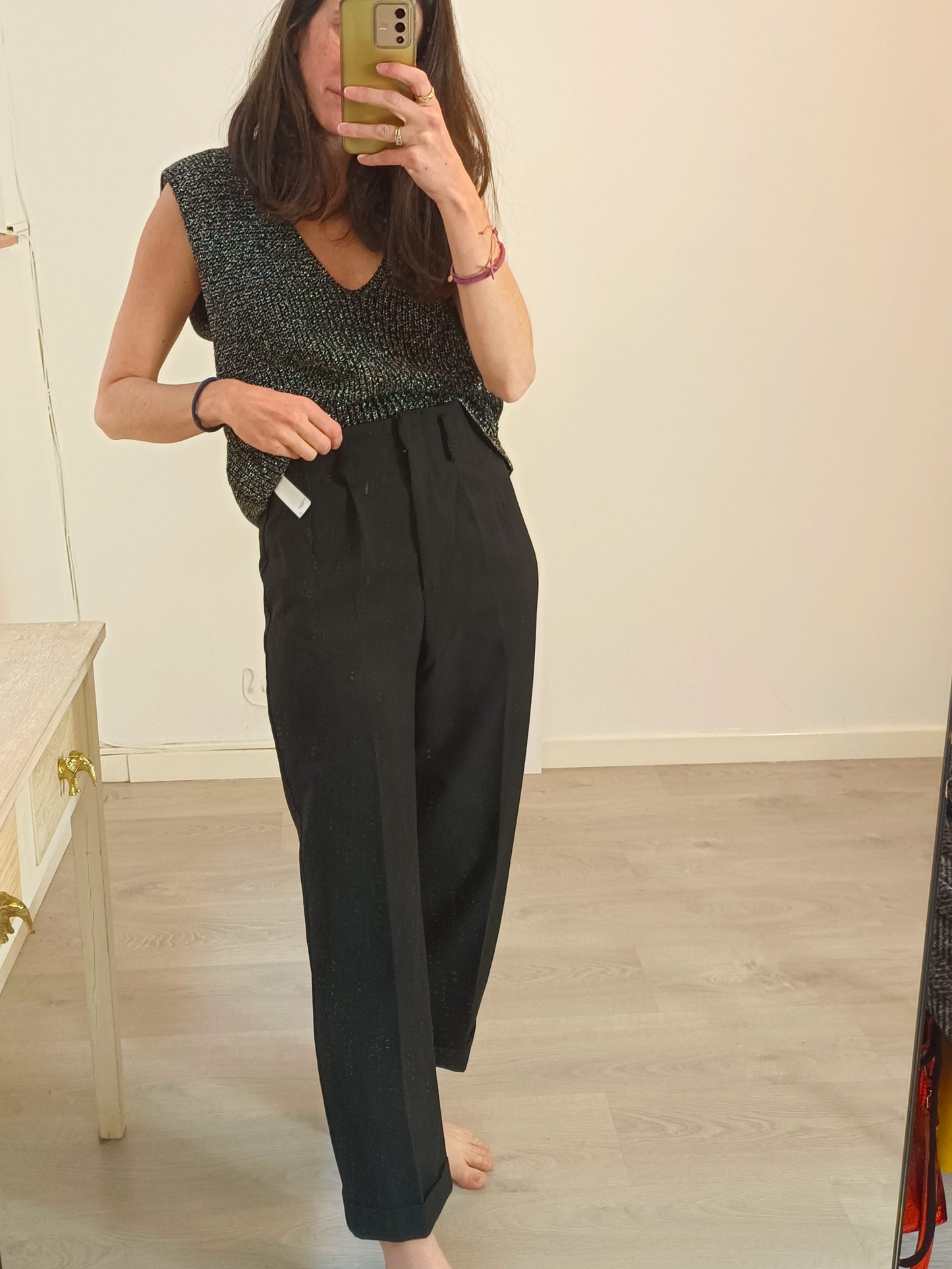 ZARA. Black pleated trousers with hem S.xs