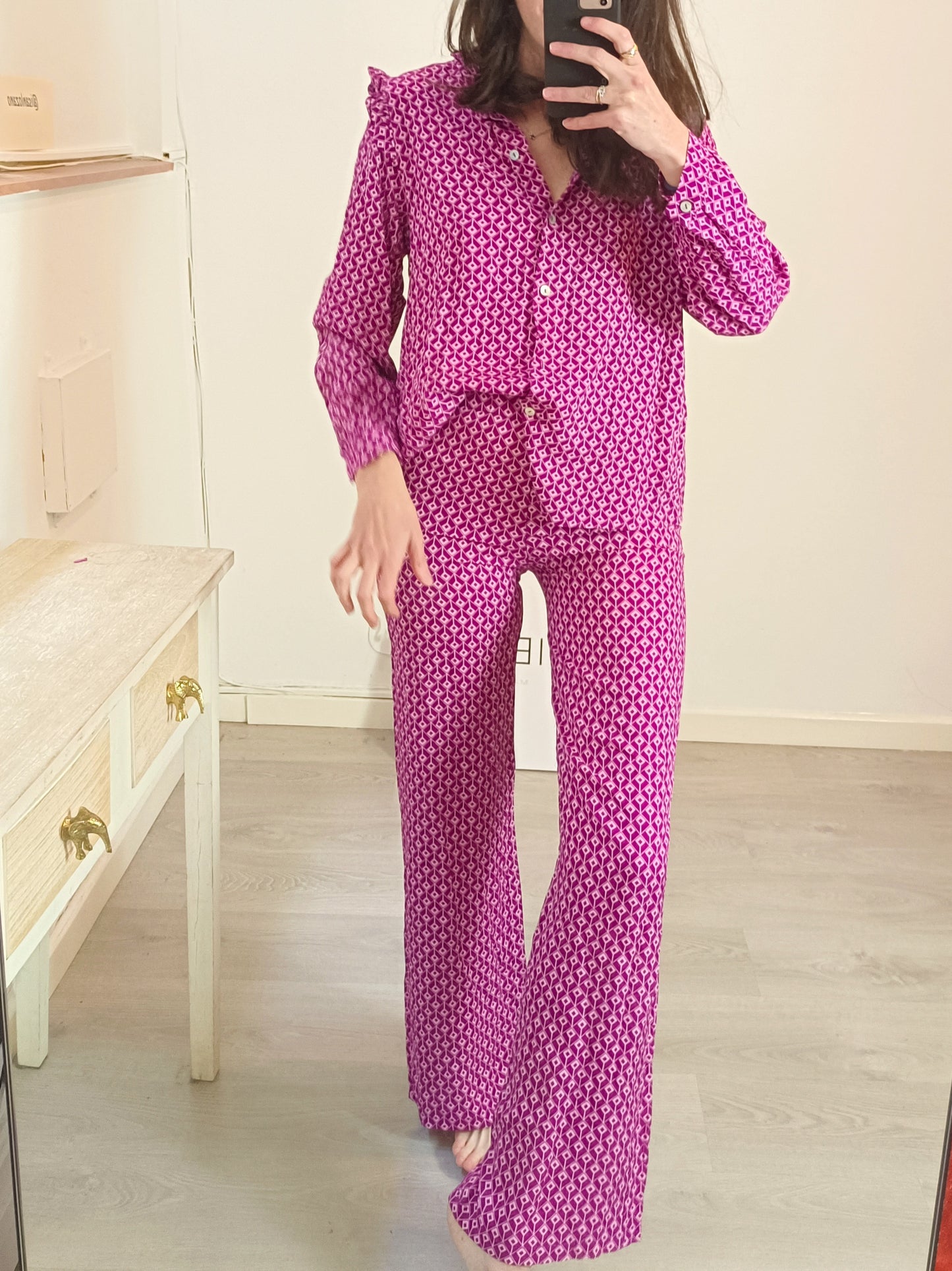 DELUEM. A fluid printed total look. YOU (S)