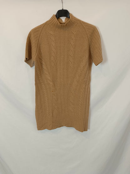 MARCIANO BY GUESS. top punto beige ochos T.s