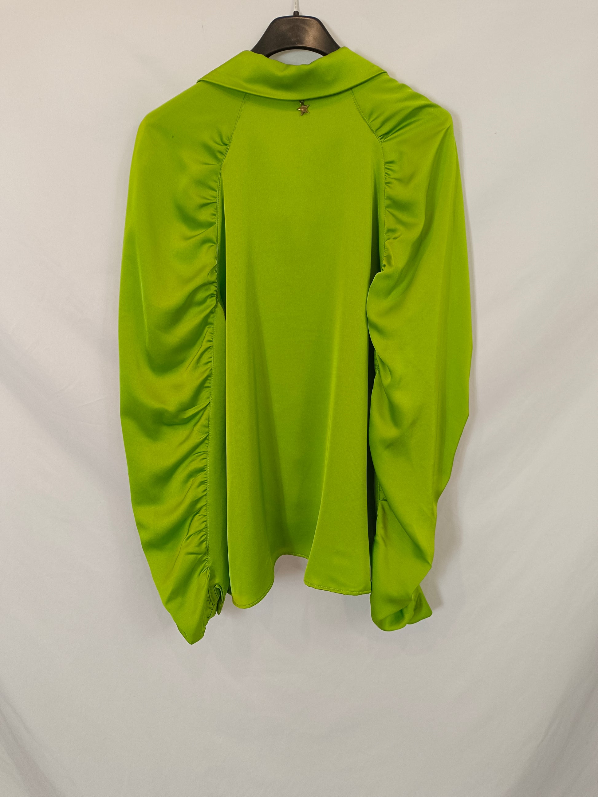 Blusa Satinada Zara Camisa Verde Satinada Blusa Zara Verde Outfit Camisa Satinada Verde Camisa Verde Zara