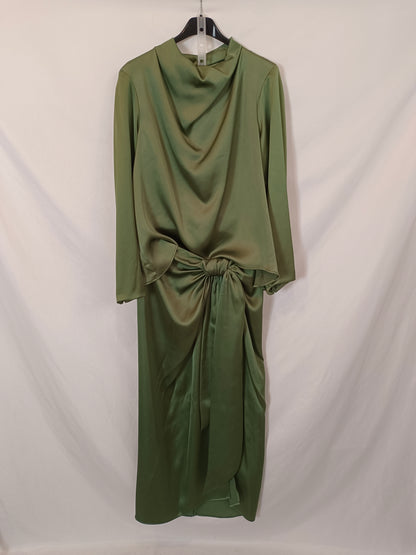 ZARA. Total satin green look Ts