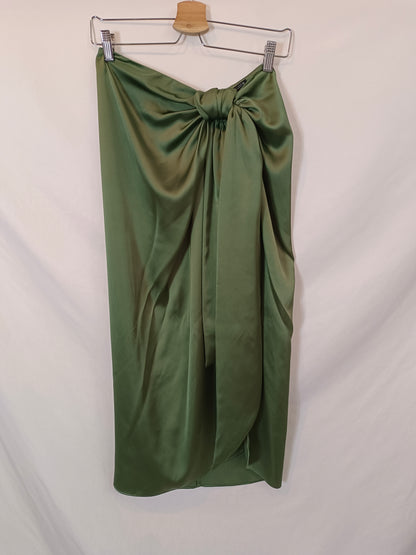 ZARA. Total satin green look Ts