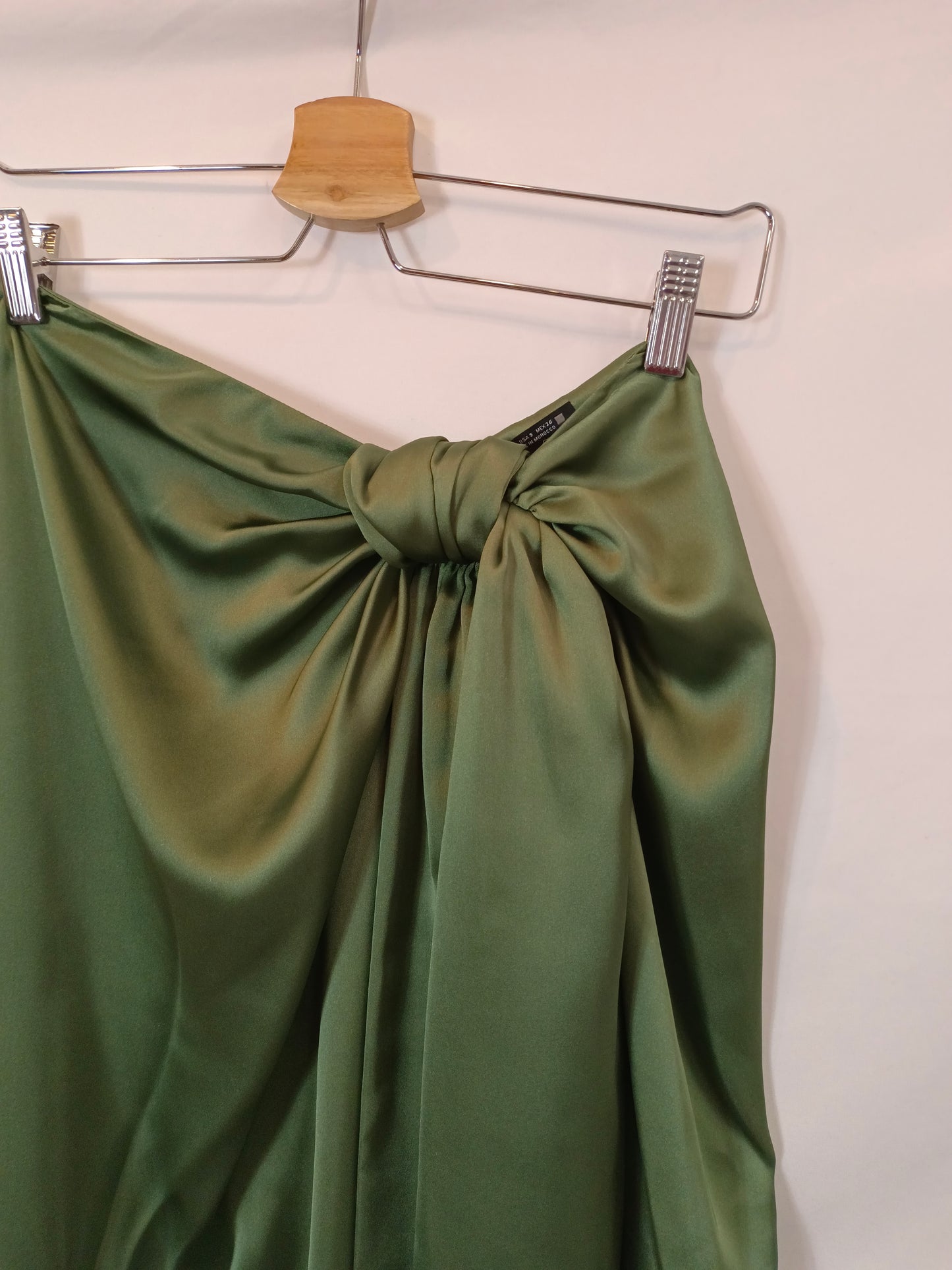 ZARA. Total satin green look Ts