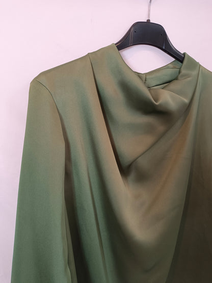 ZARA. Total satin green look Ts