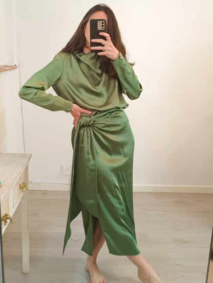 ZARA. Total satin green look Ts