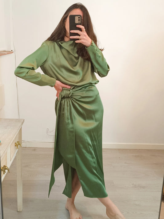 ZARA. Total satin green look Ts