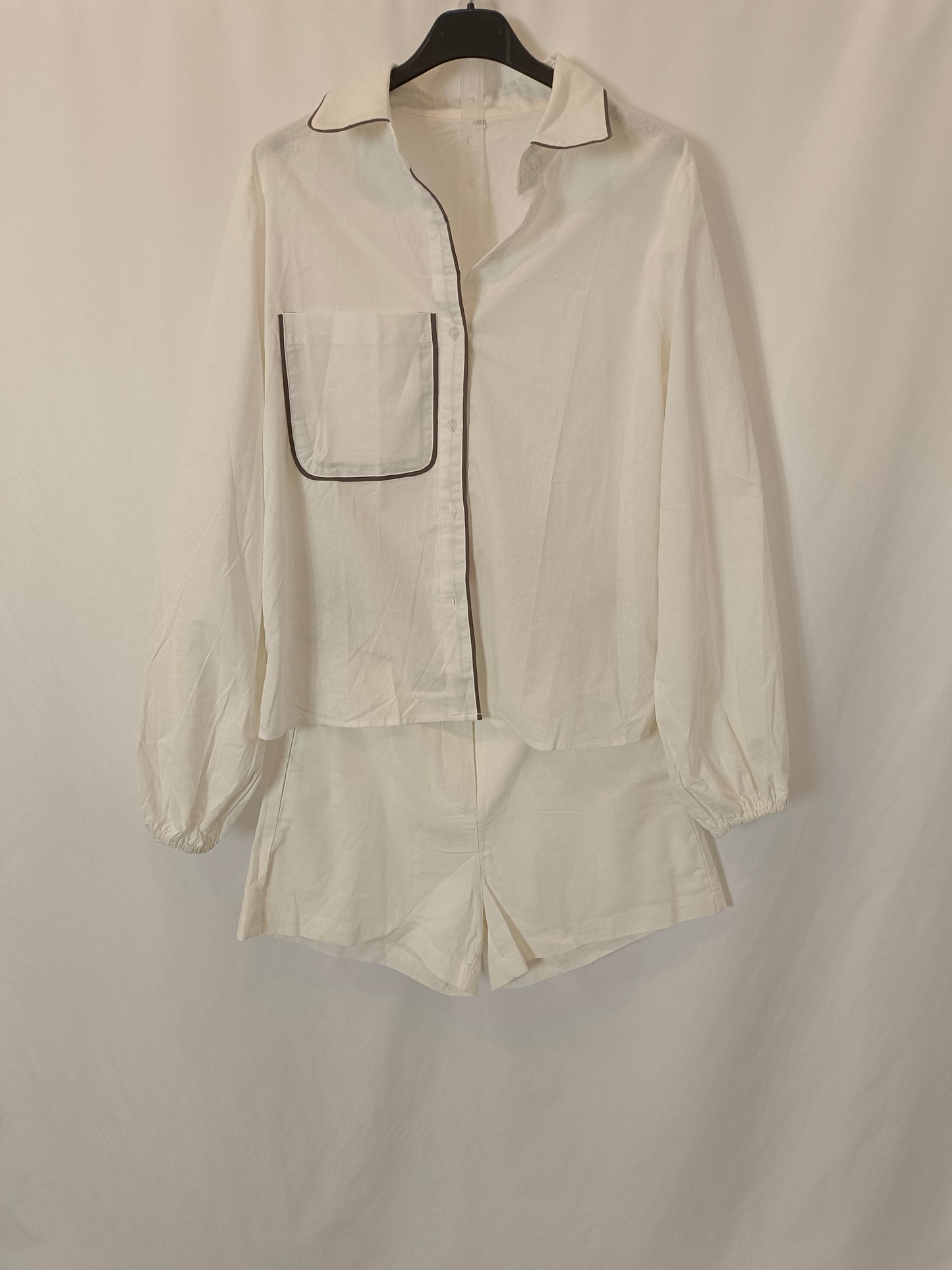 OTHERS. Total white look Tm