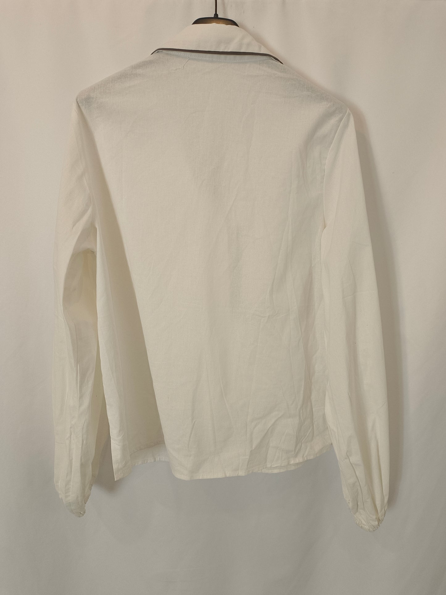 OTHERS. Total white look Tm