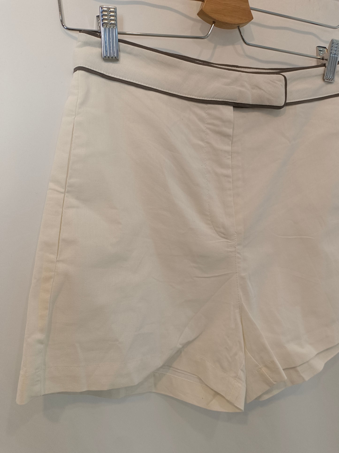 OTHERS. Total white look Tm