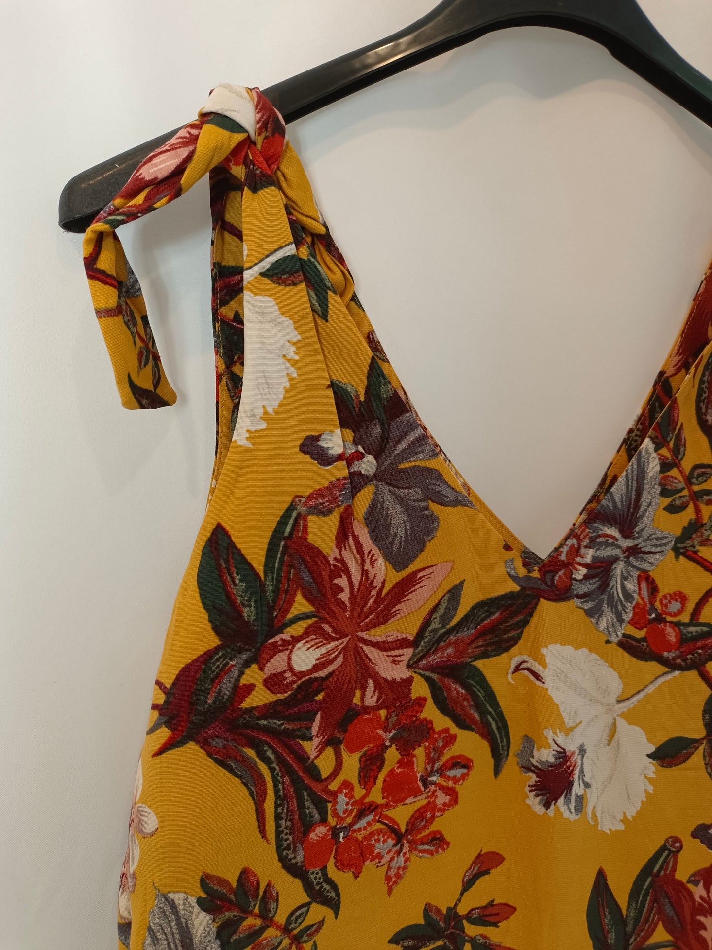 &OTHER STORIES. Top amarillo flores T.38