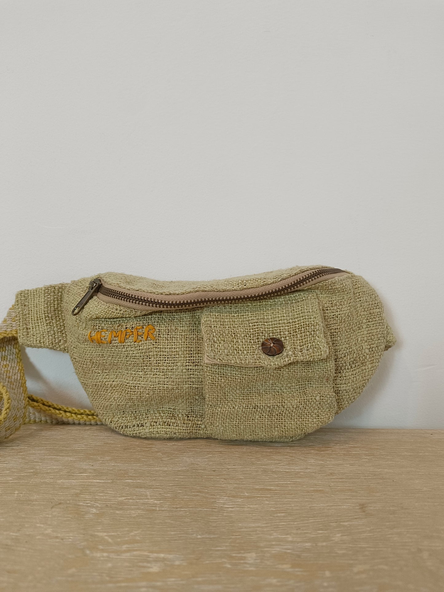 RIÑONERA JANNU (3colores)