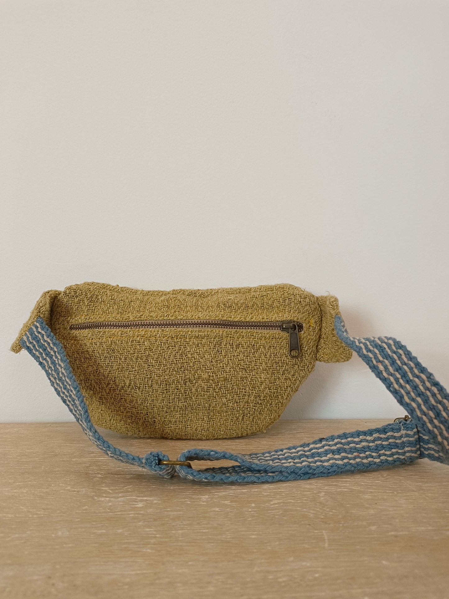 RIÑONERA JANNU (3colores)