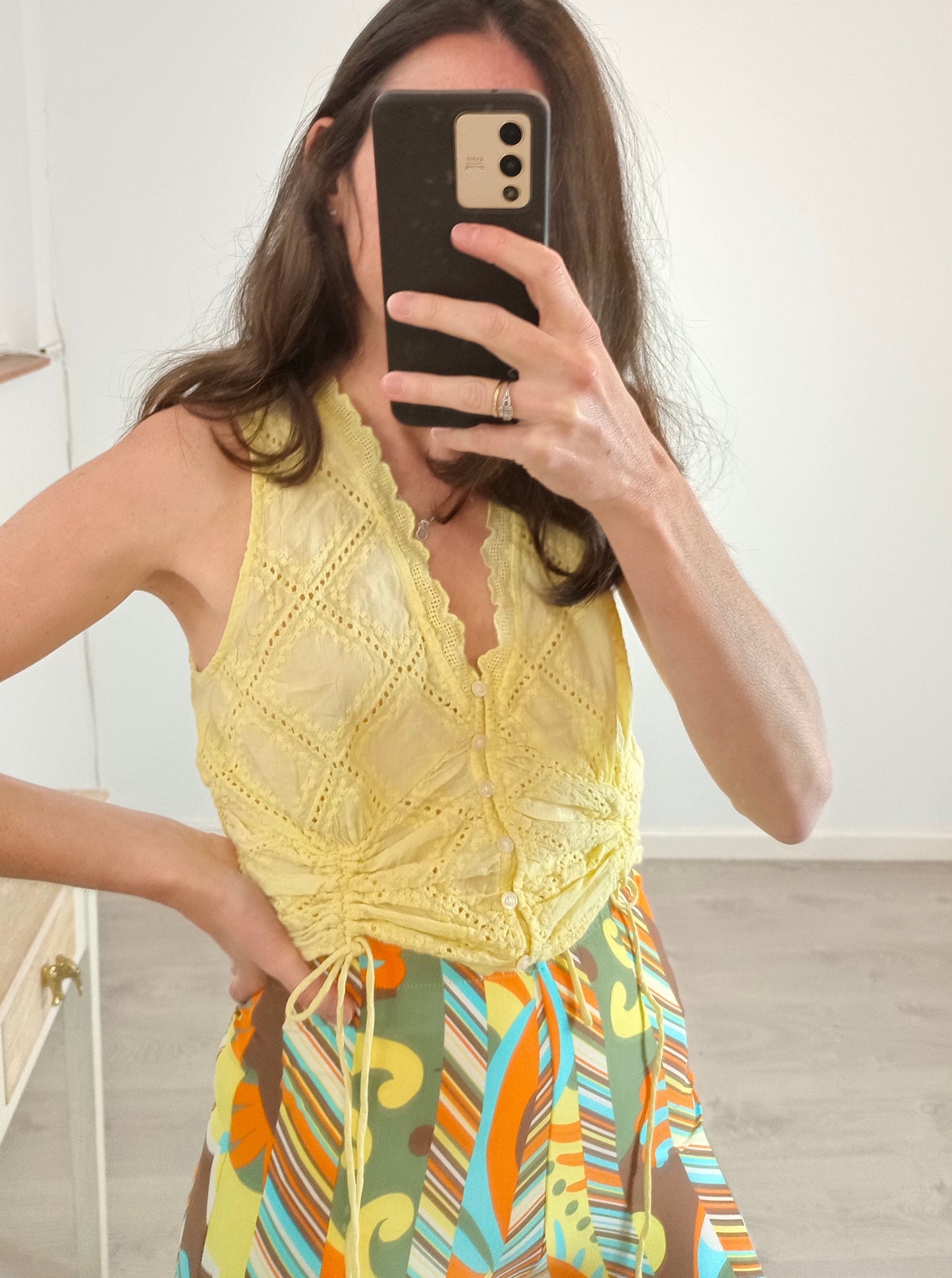 SPRINGFIElD. Yellow openwork top. Size 38