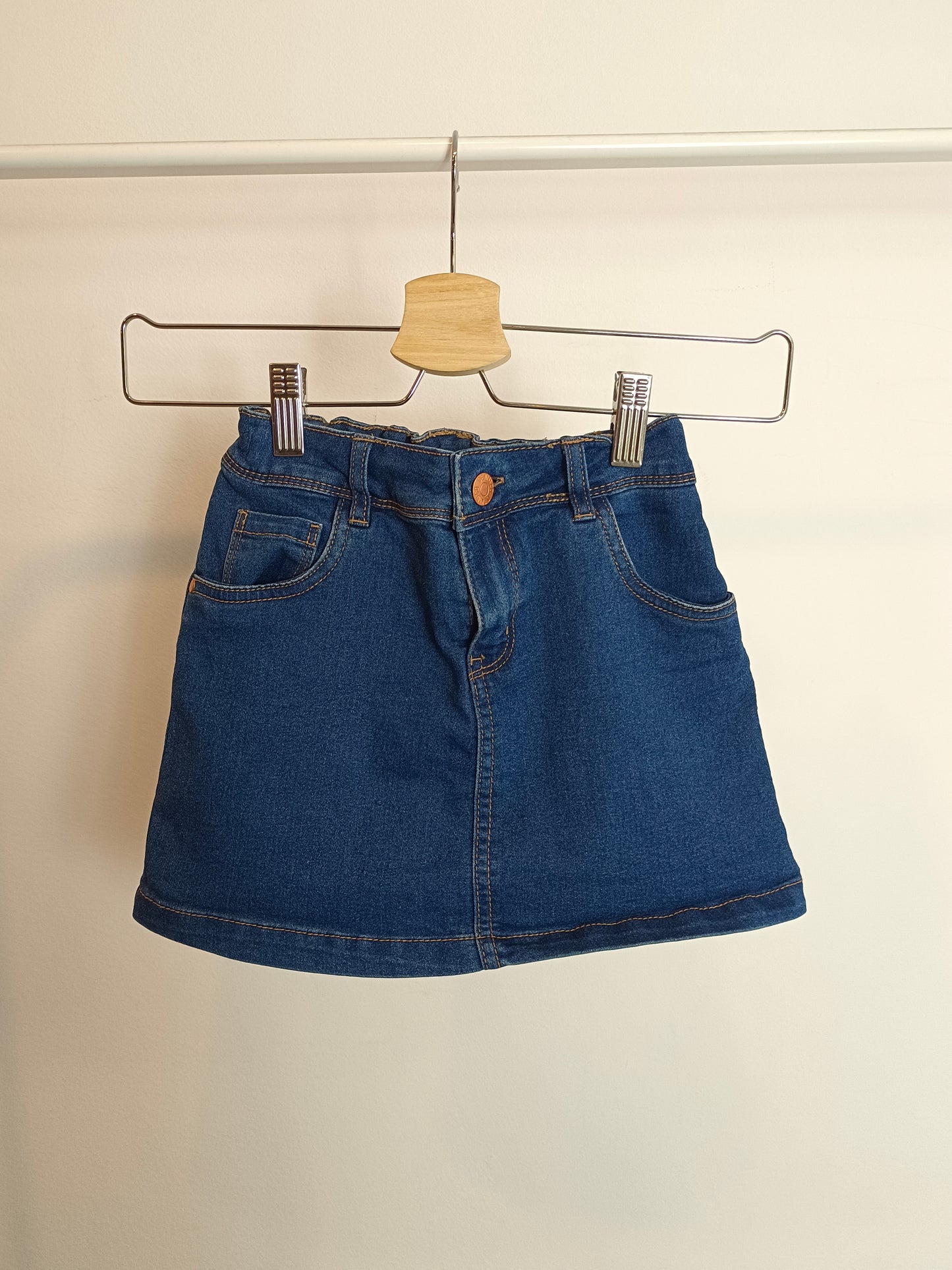 OTRAS. Falda denim cortita T.7-8 años