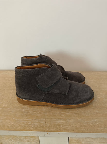 ELI. Grey suede boot size 33