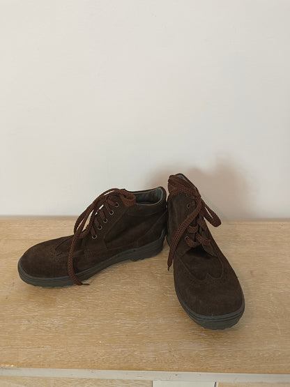 ELI. Brown lace-up boots, size 33