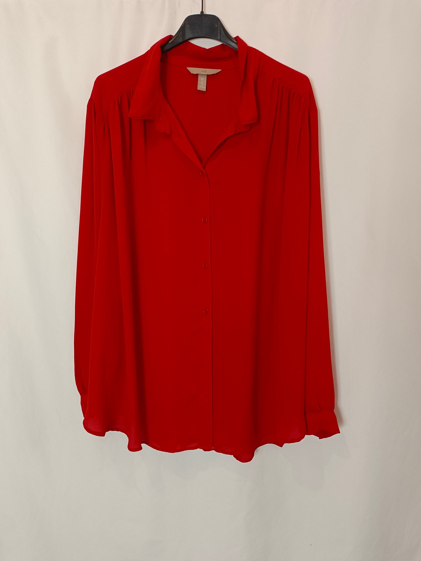 H&amp;M. Red flowing blouse S.xl