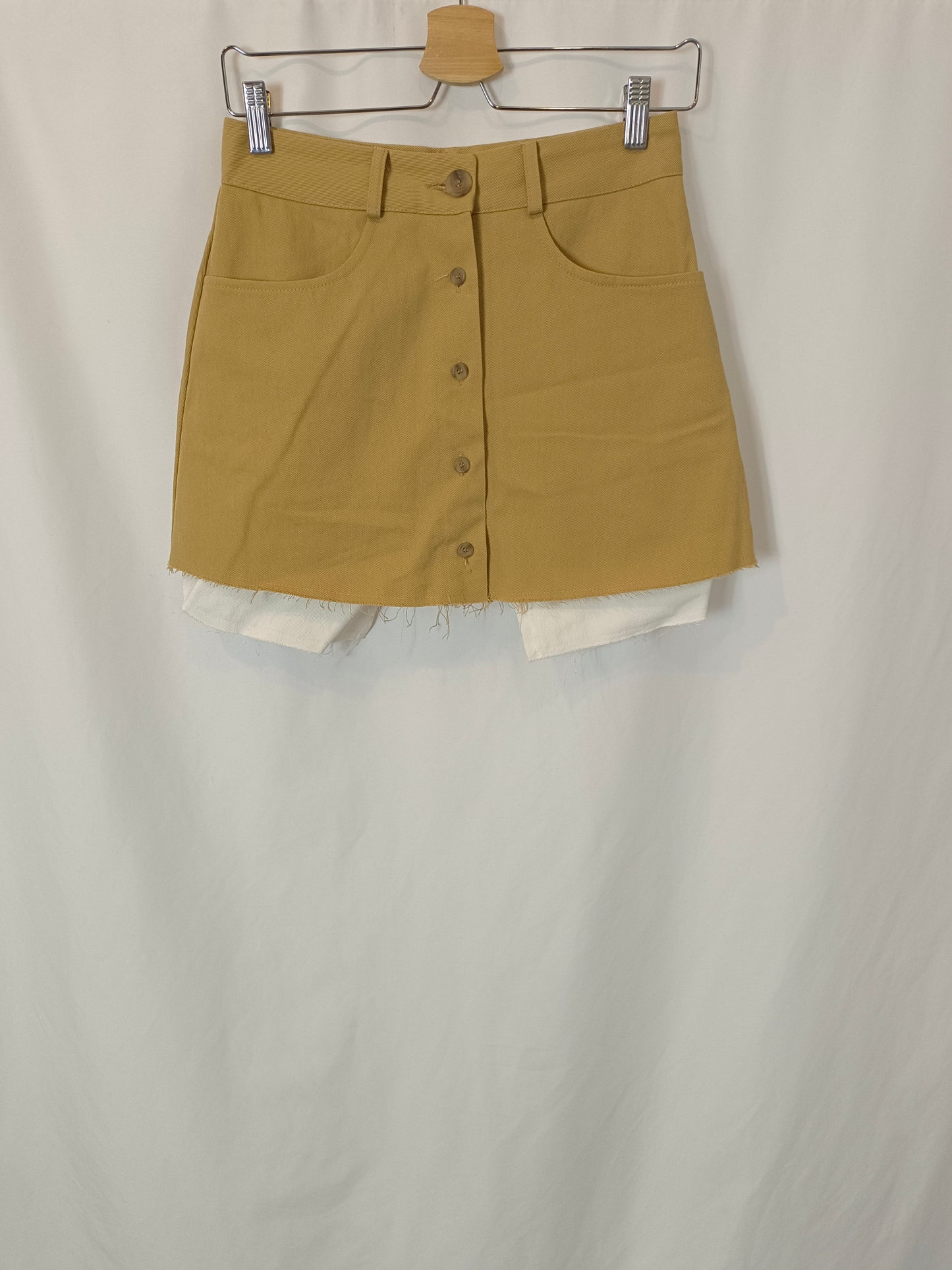 STOREST. Falda beige botones T.s/m