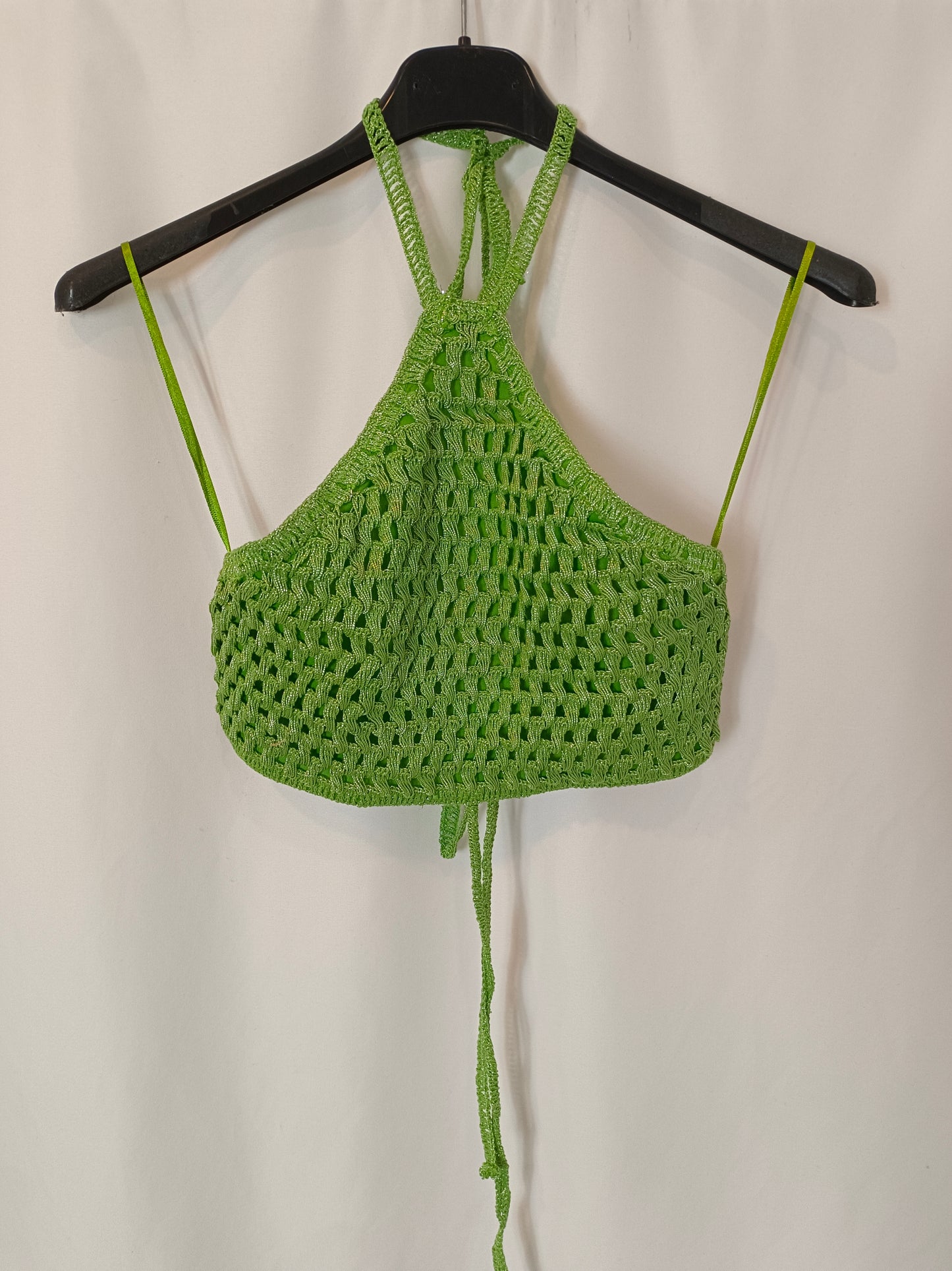 BERSHKA. Green Crop Top Ts