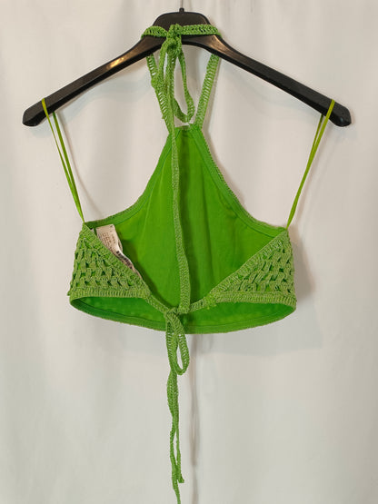BERSHKA. Green Crop Top Ts