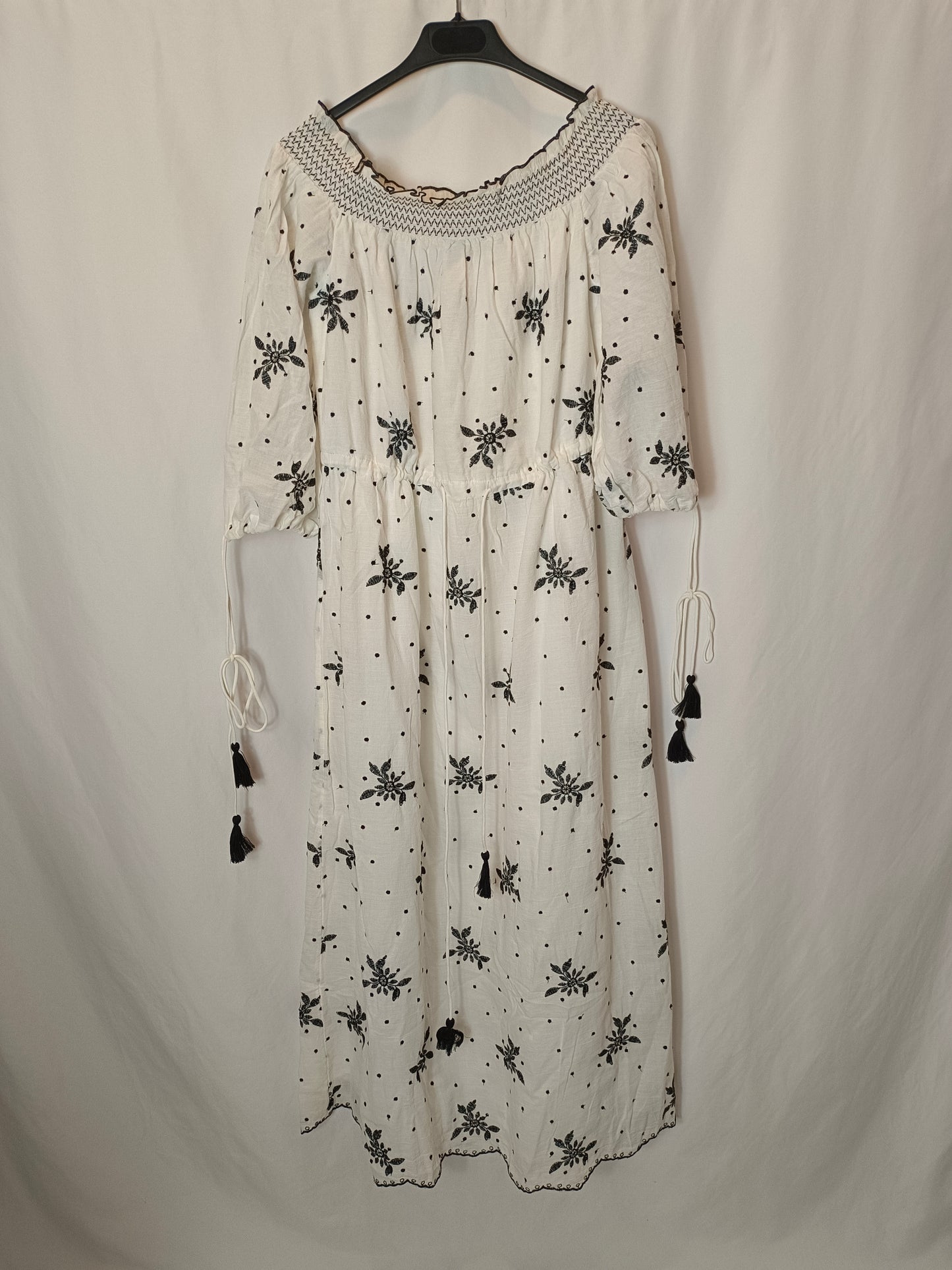 ZARA. Vestido largo bordado T.m