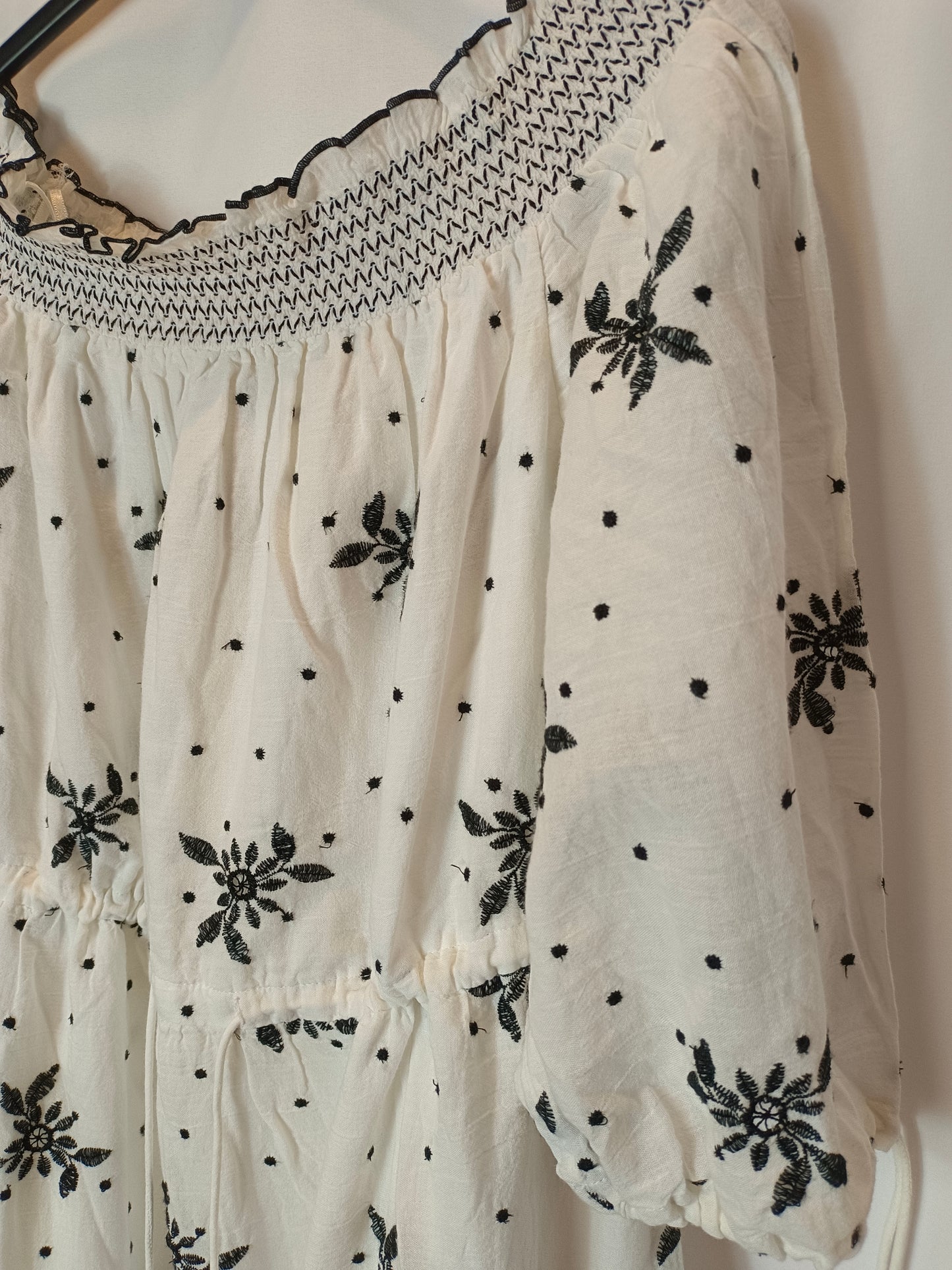 ZARA. Vestido largo bordado T.m