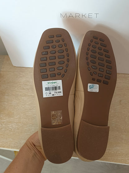 LATOUCHE. Beige leather ballerina flats, size 38