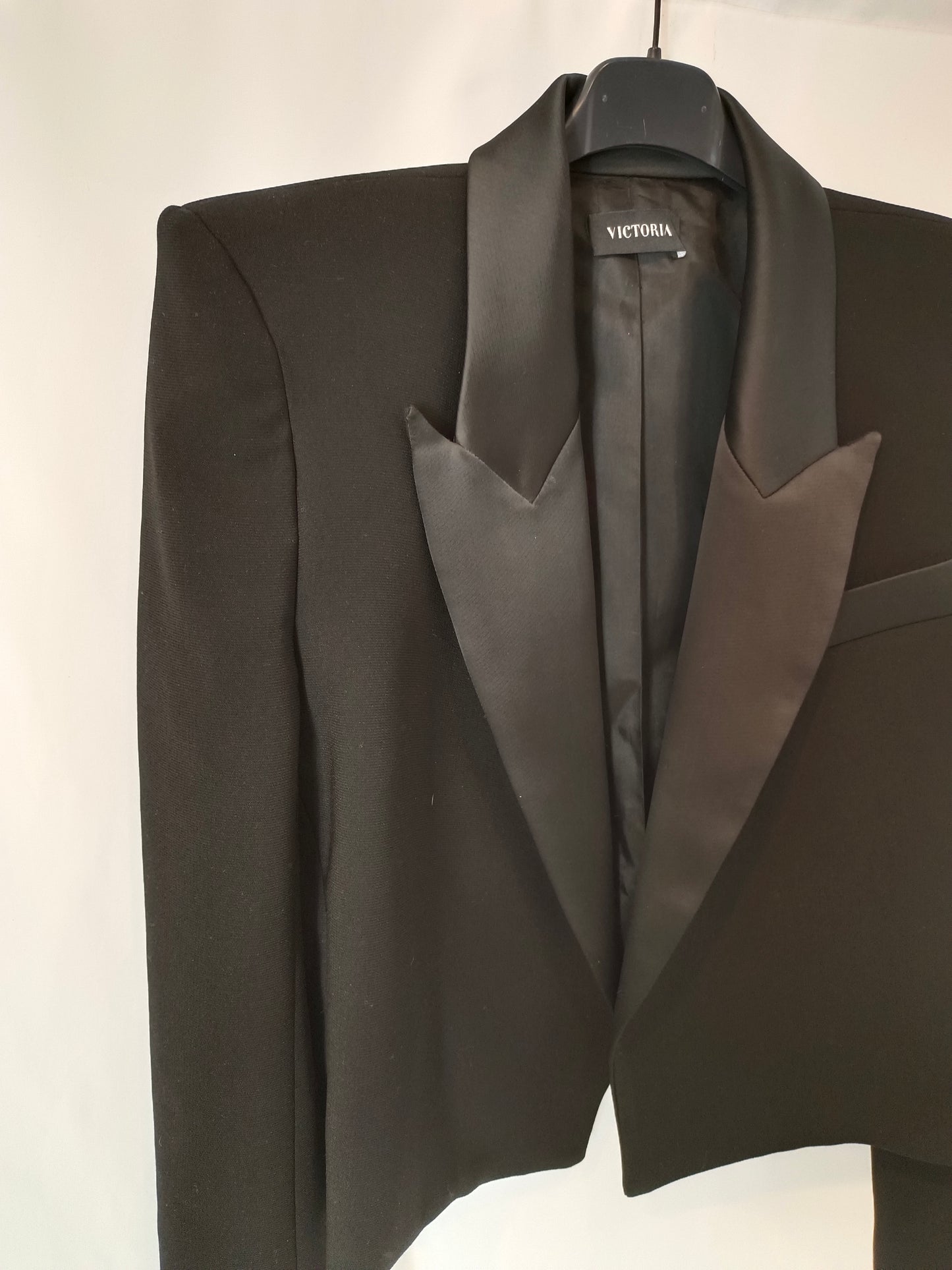 VICTORIA. Black double-textured blazer, size 36
