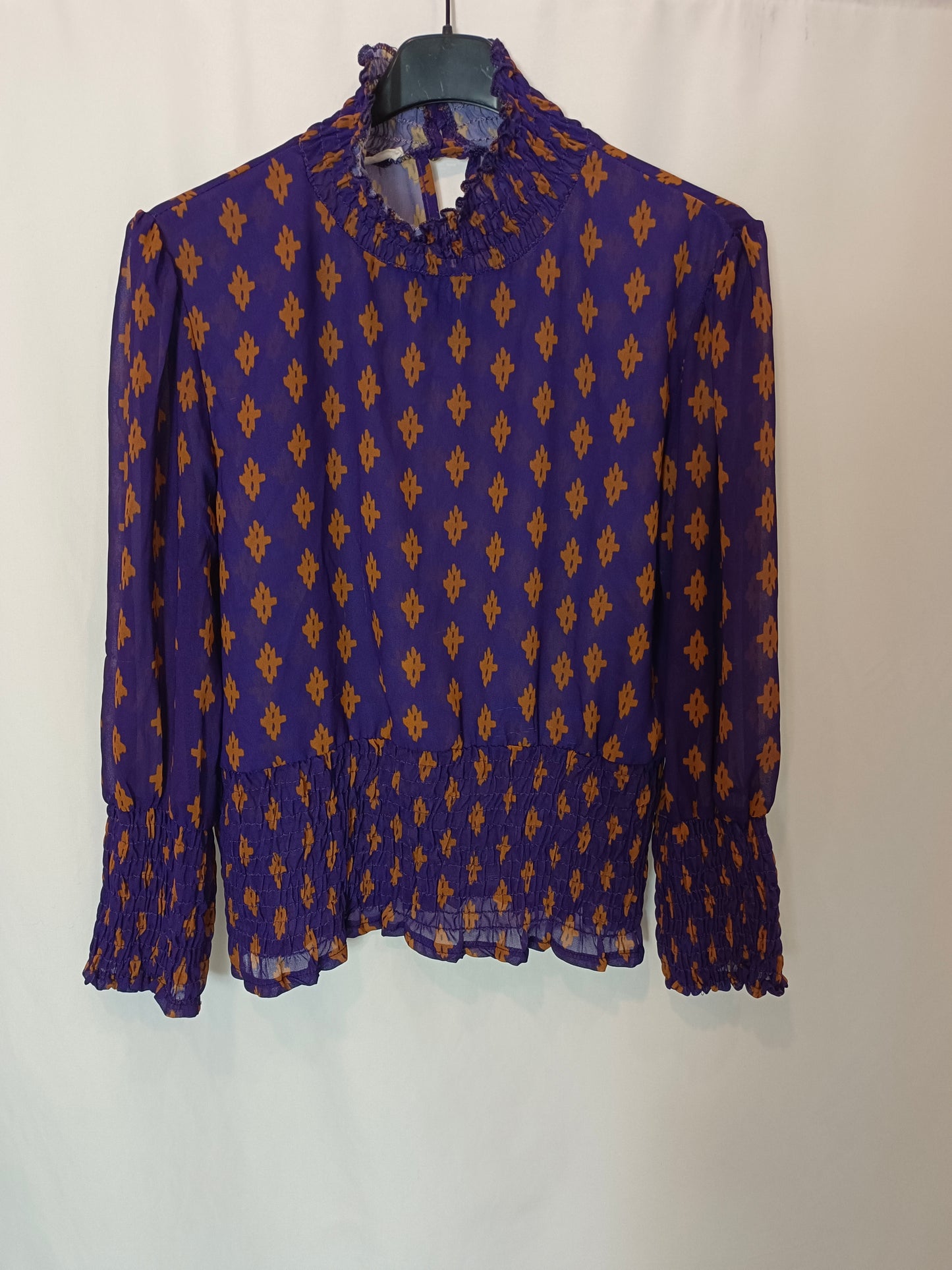 MONISQUI. Total look morado Tu(M)