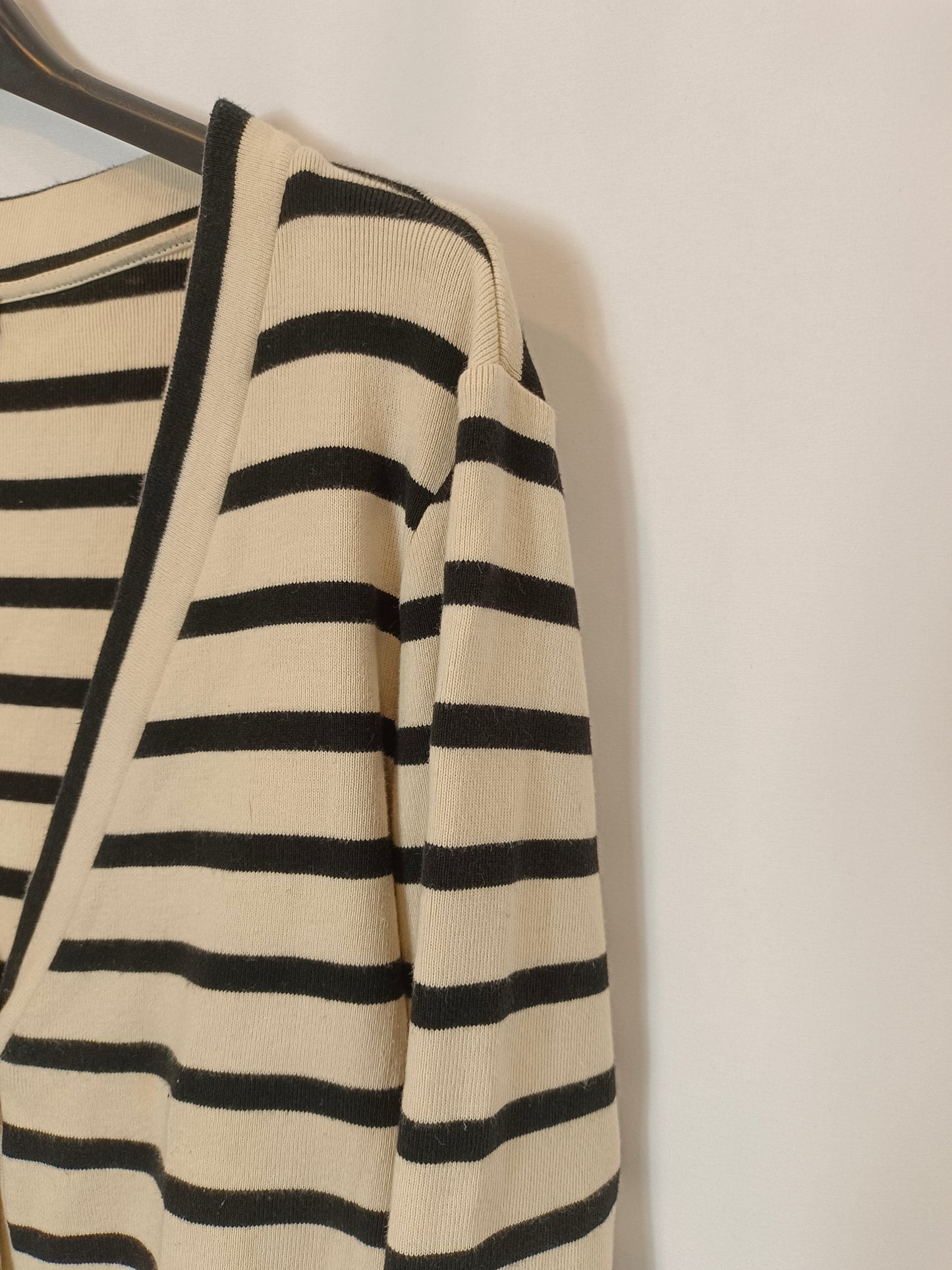 MASSIMO DUTTI. Jersey beige rayas T.m