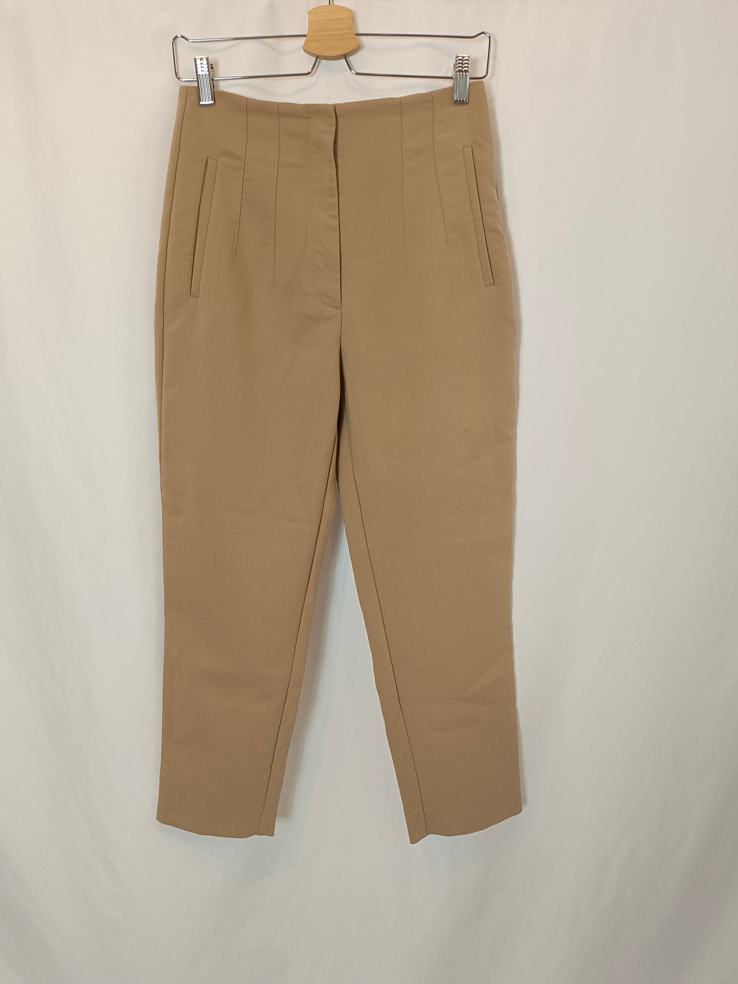 ZARA. Beige pleated trousers Tm