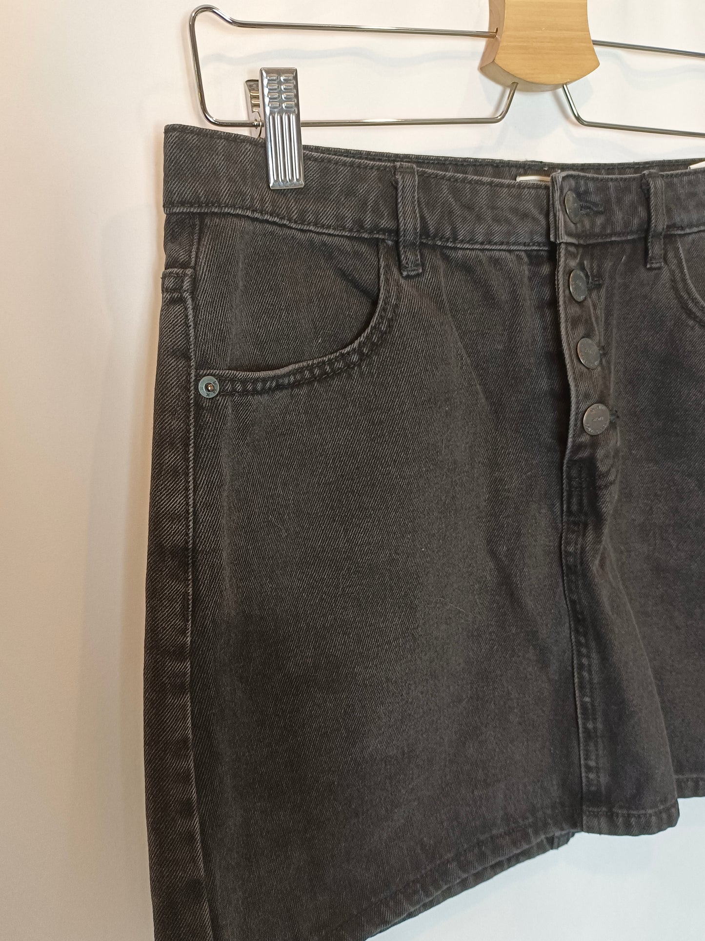 PIMKIE. Black denim skirt T.36