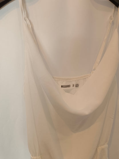MISSGUIDED. Fluid white bodysuit T.36