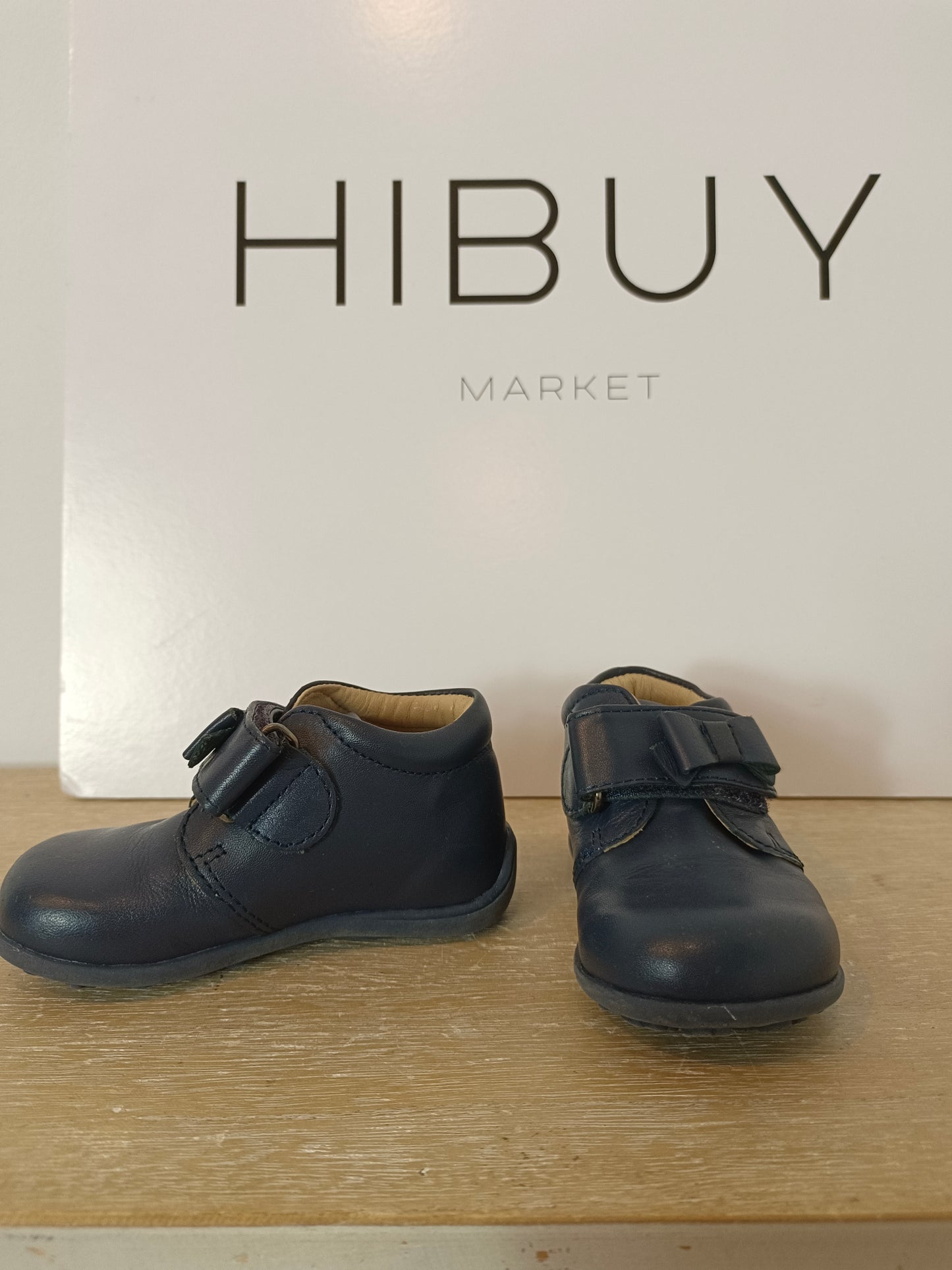 CHICCO. Girls' blue leather shoes. Size 21