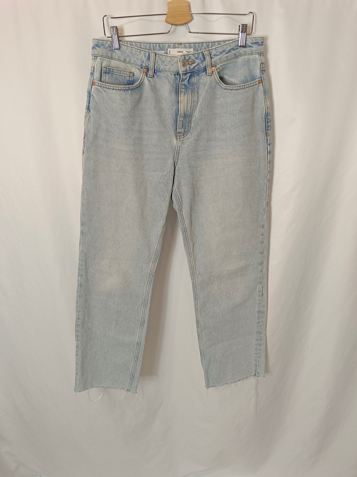 MANGO. Denim claro flecos. T 40