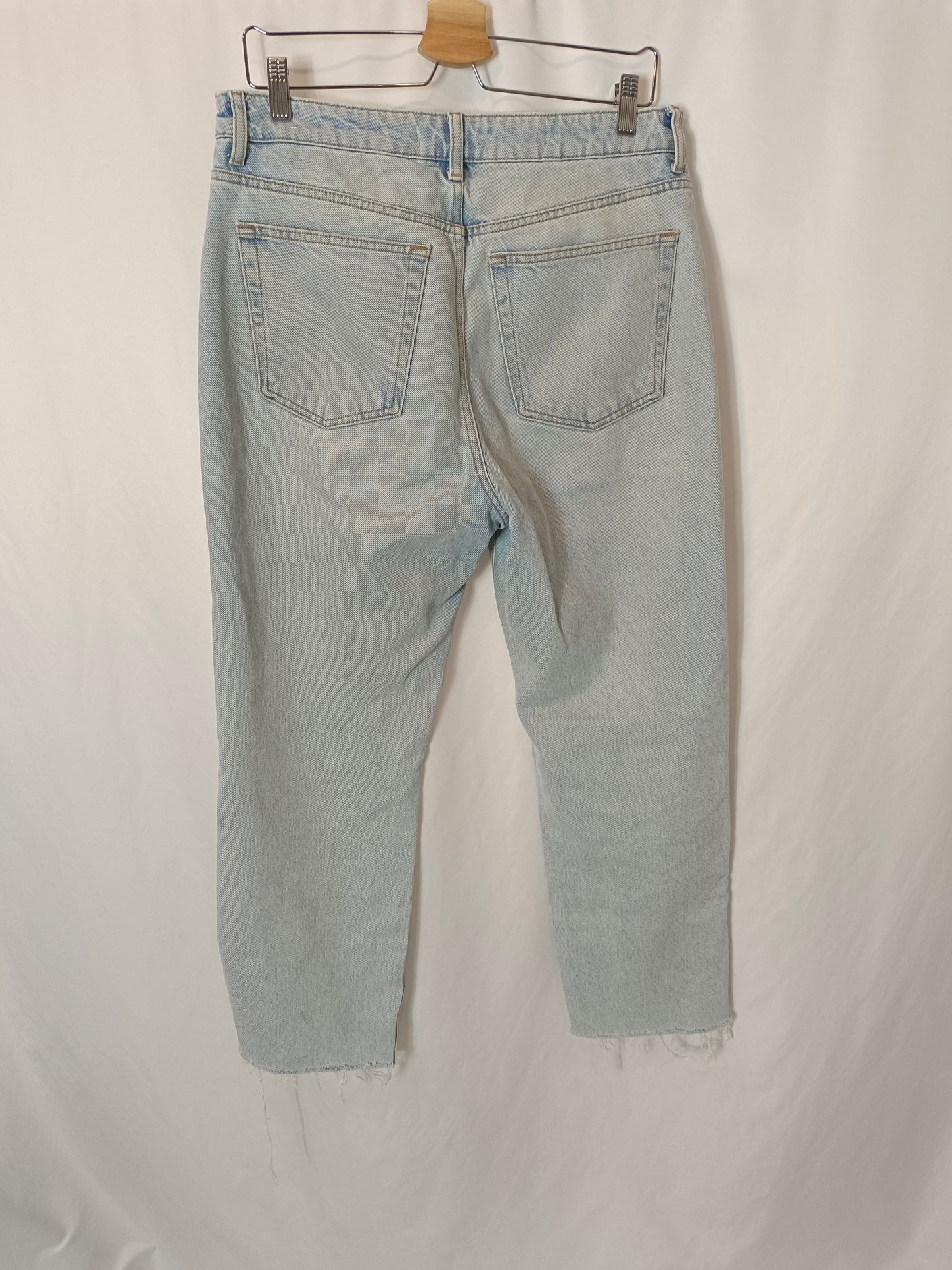 MANGO. Denim claro flecos. T 40