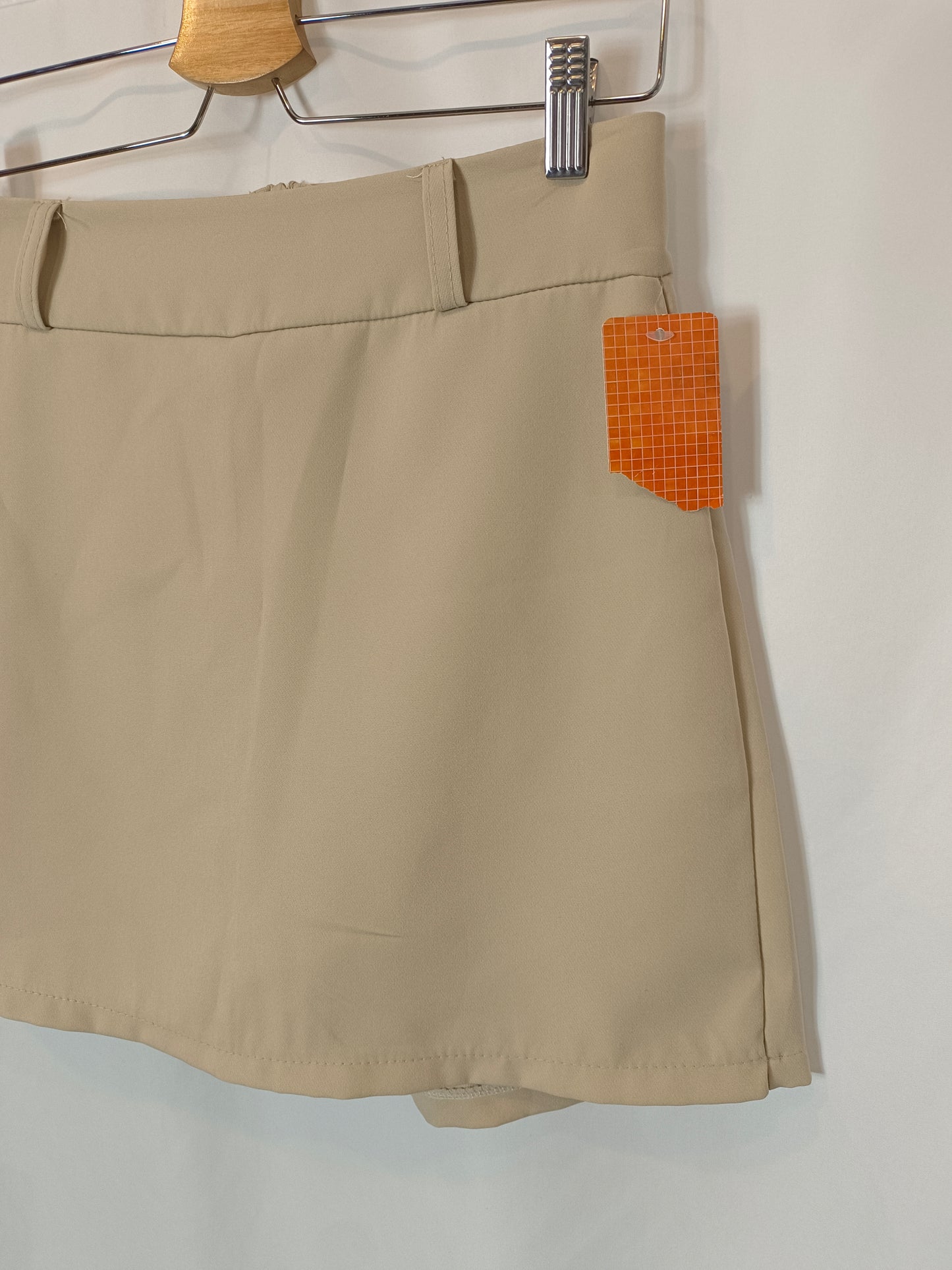 OTRAS. Falda pantalón beige. T M
