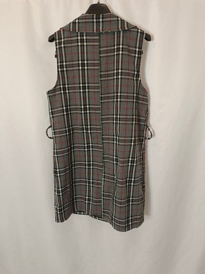 OTRAS. Chaleco gris cuadros. TU (M)
