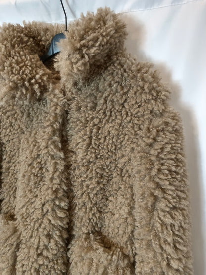 ZARA. Abrigo beige rizo T.s